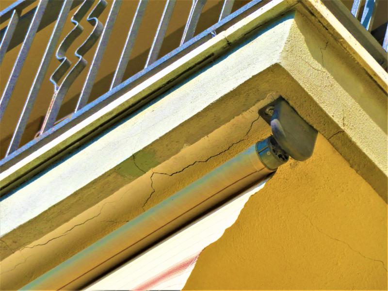 Crepe su sottotetto balcone