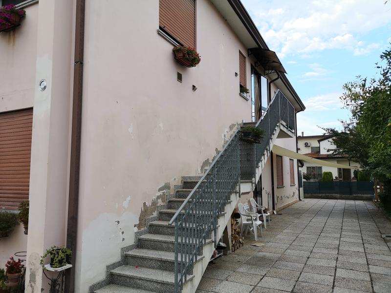 Foto 2 per la domanda: Costo per il Ripristino facciate