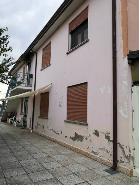 Foto 3 per la domanda: Costo per il Ripristino facciate