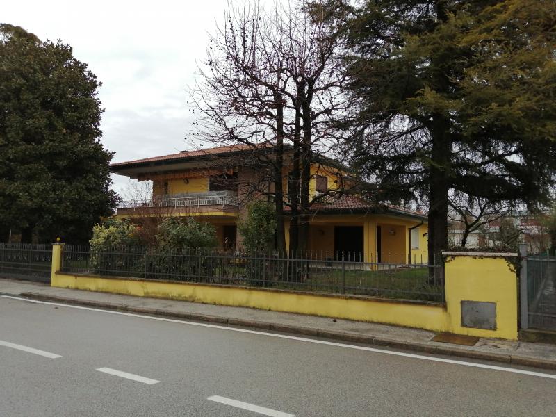 Foto 2 per la domanda: Cappotto termico esterno e pompa di calore su unifamiliare