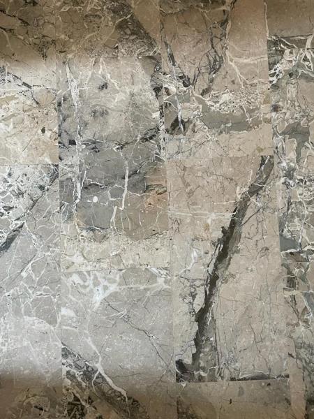 Foto 3 per la domanda: Ampliamento pavimento: cerco 20mq di marmo uguale