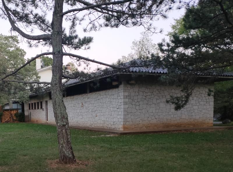 Aprire fori finestra su casa in pietra: cerco azie...
