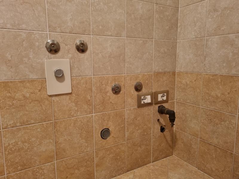 Foto 2 per la domanda: Posso collegare lo scarico della lavatrice a un sanitrit per wc, con lavabo e doccia?