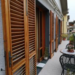 Foto 3 per la domanda: Sverniciatura porte finestre: mi potete aiutare a trovare qualcuno?