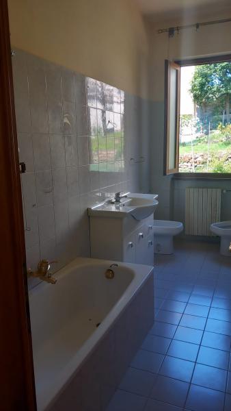 Foto 1 per la domanda: Ristrutturazione bagno completo: vorrei capre se Edilnet può aiutarmi