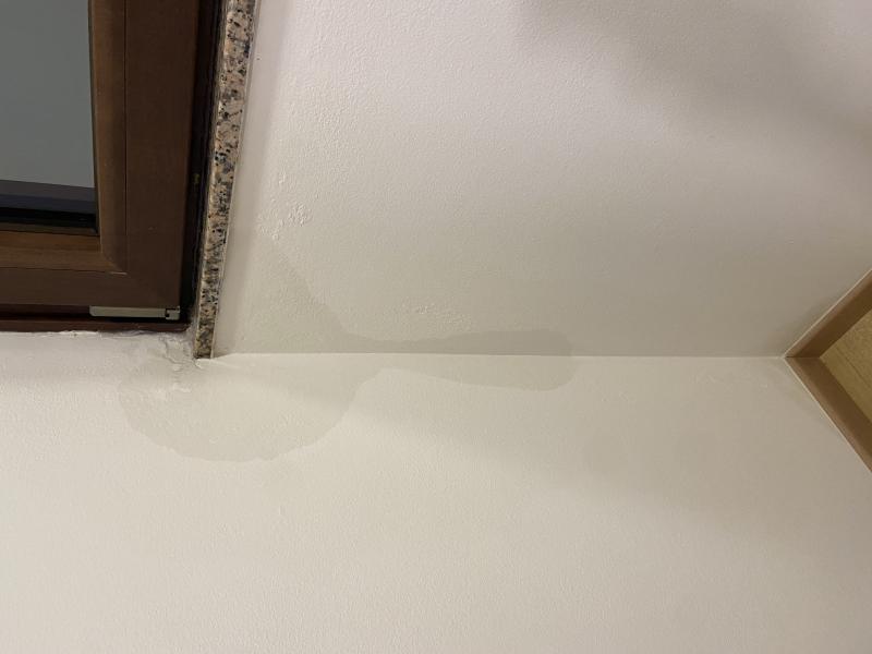Infiltrazione acqua su serramento: mi aiutate a ca...