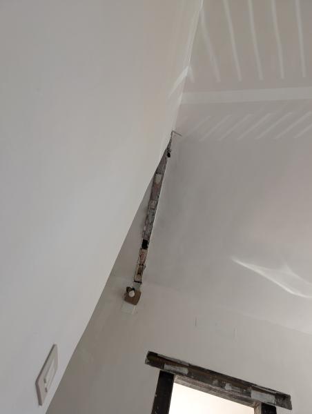 Come coprire il taglio sul soffitto dopo aver demo...