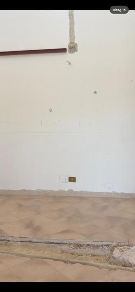 Foto 2 per la domanda: Sovrapposa pavimento su massetto instabile: conviene o no?