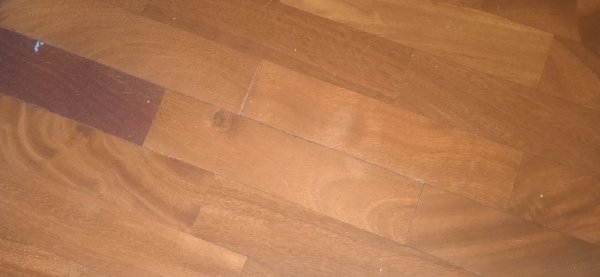 Foto 4 per la domanda: Rimozione di graffi e macchie bianche dal parquet: quali sono le soluzioni?