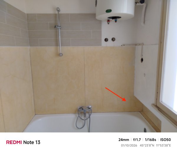 Foto 2 per la domanda: Abuso edilizio per una nicchia sopra la vasca da bagno