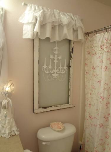 Ristrutturazione bagno Senago. Dettaglio specchiera Shabby.