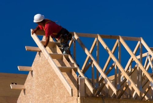 Il costo per sopraelevare un tetto è calcolato per mq.