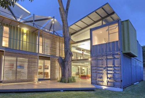 Il prezzo di una casa container dipende dai moduli che si vogliono utilizzare e dall'allestimento.