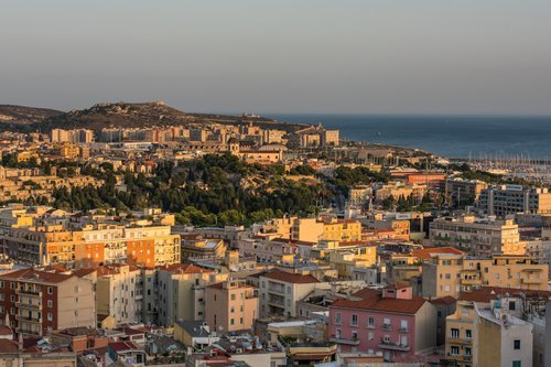 Per avere preventivi per piccoli lavori idraulici a Cagliari o riparazioni urgenti invia la tua richiesta online su Edilnet.it. Il servizio è gratuito e senza nessun impegno.