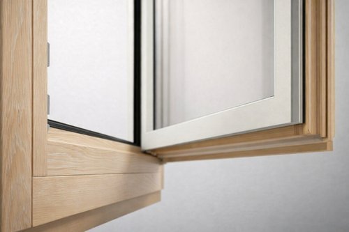 Dettagli sui costi medi degli infissi in legno e alluminio e su come ottenere preventivi convenienti dai professionisti di zona