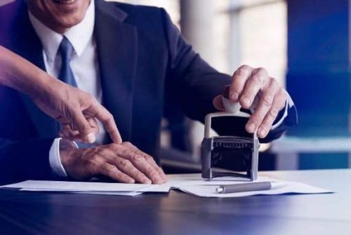 Il costo del notaio per una pratica e dichiarazione di successione varia in funzione del valore dei beni ereditati.