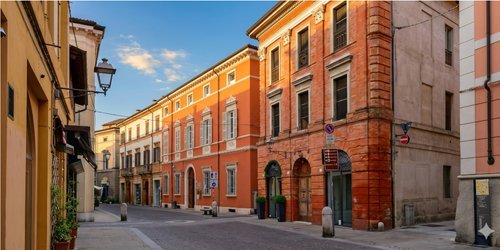 Informazioni sui costi da considerare per la ristrutturazione del bagno a Forlì e consigli per risparmiare con la comparazione di preventivi gratuiti.