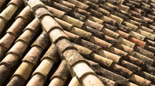 Una guida con i prezzi di riferimento per la ristrutturazione del tetto a Reggio Emilia.