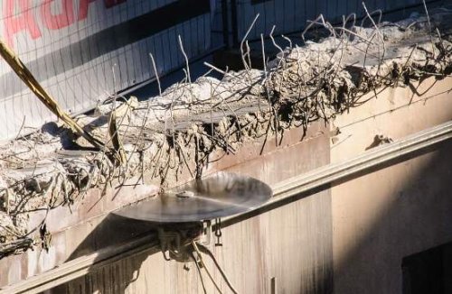 Tutte le indicazioni sul costo del taglio del cemento armato. Qui il taglio di un muro in cemento armato con lama diamantata.