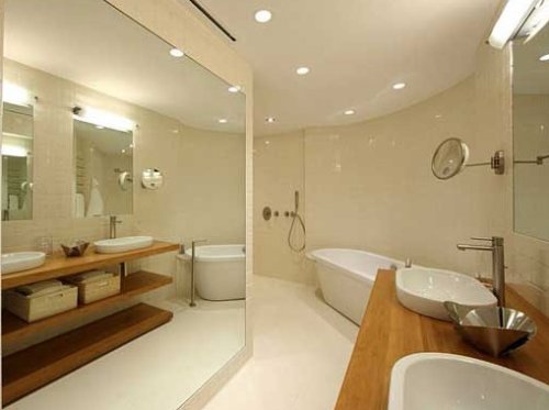 Un bagno moderno a Legnano.