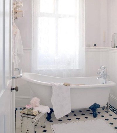 Ristrutturazione bagno Magenta. Idea per bagno shabby.