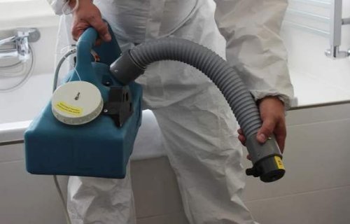 Un dispositivo per la sanificazione ambientale con ozono.