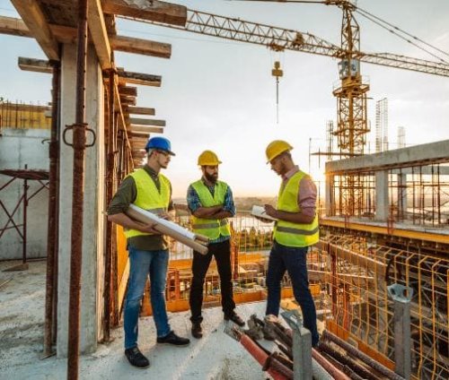 La costruzione di un palazzo di pi&ugrave; di 10 piani.