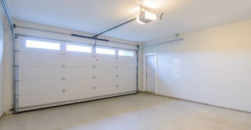 Gli interni di un garage da poco ristrutturato a Treviso.