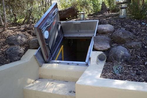 L'ingresso di un bunker antiatomico privato.