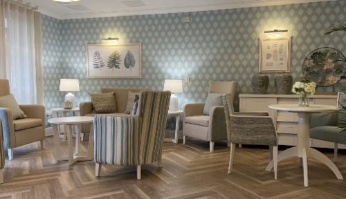 Gli interni di una casa di riposo di recente ristrutturazione.