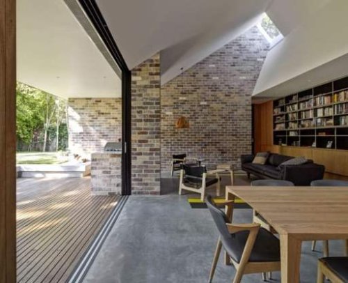 Gli interni di una casa indipendente da poco ristrutturata.