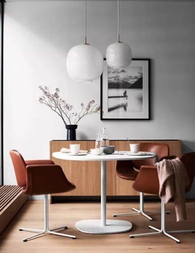 Gli interni di una casa ristrutturata a Piacenza.