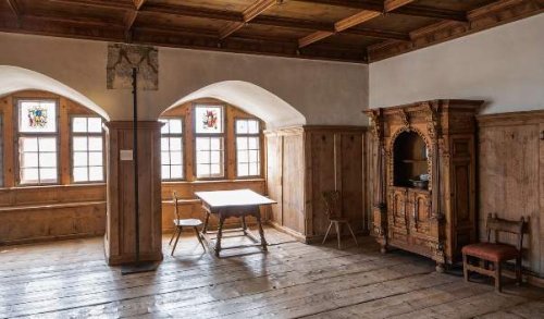 Gli interni di un castello ristrutturato.