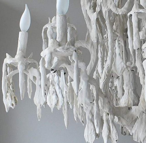 Un bell'esempio di lampadario in cartongesso.