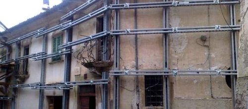 La messa in sicurezza di un edificio privato.