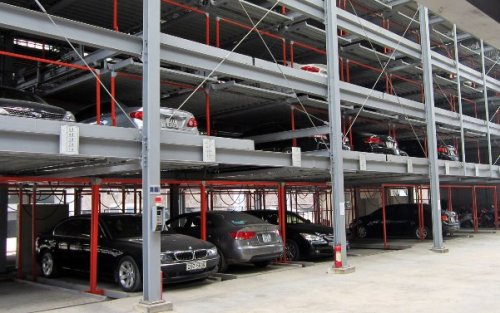 Un parcheggio meccanizzato a Noria. 