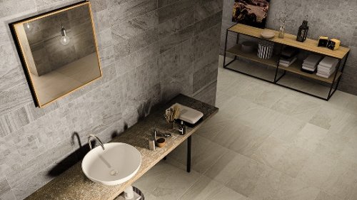 Il pavimento di un bagno in gres porcellanato.