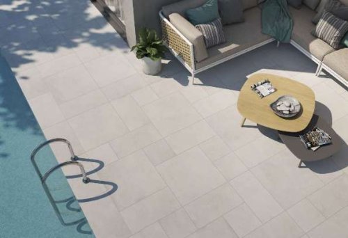 un pavimento esterno in gres porcellanato.