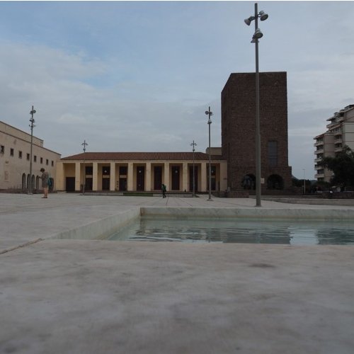 Edifici architettura razionalista Piazza Roma Carbonia