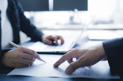 La predisposizione di una pratica e dichiarazione di successione da parte di un notaio.