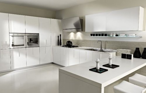 Ristrutturazione casa Bresso. Il render di una cucina.