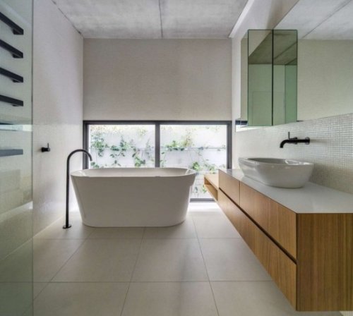 Ristrutturazione casa Magenta. Un bagno minimalista.