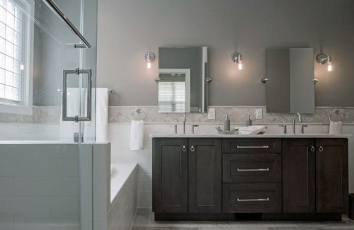 Ristrutturazione casa Novate Milanese. Bagno recentemente ristrutturato.