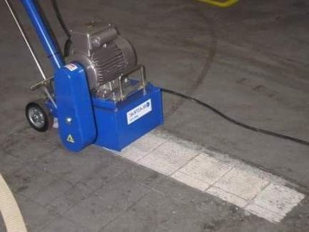 Una scarificatrice professionale.