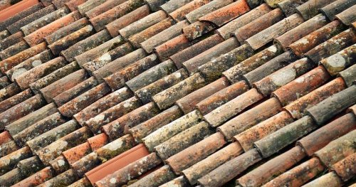 Un tetto da ristrutturare a San Giuliano Milanese. 