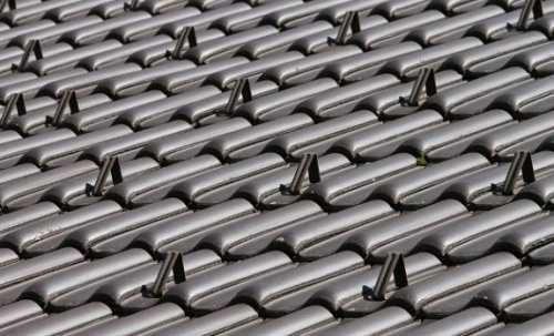 Un tetto da poco ristrutturato a Milano.