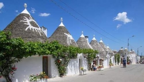 Dei trulli recentemente ristrutturati.
