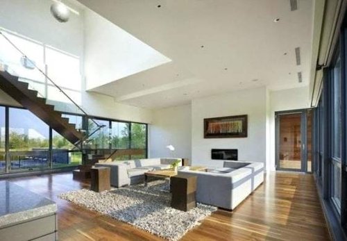 Gli interni di una villa ristrutturata a Velletri.